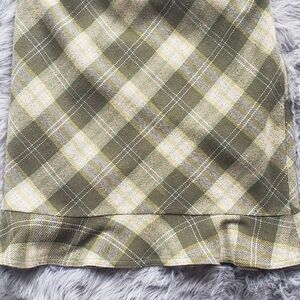 Pretty multi color skirt,  sise 4 P midi.